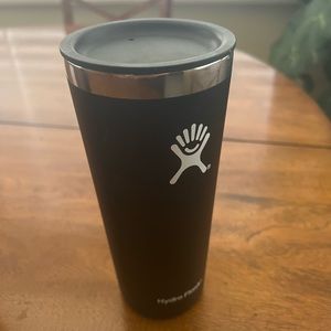Gently used 22 oz Hydroflask. Great for coffee or keeping drinks cold. OBO.